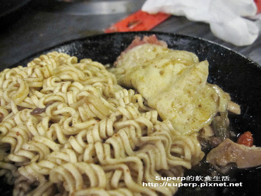 [餐廳食記]內湖的豐宴麻辣王：尚可的麻辣鍋吃到飽