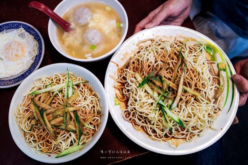 劉媽媽涼麵,劉媽媽涼麵素食,劉媽媽涼麵菜單,劉媽媽涼麵饒河,台北好吃涼麵,台北宵夜,台北必吃,台北早餐,台北松山區宵夜,台北深夜食堂,台北美食,市民大道宵夜,涼麵推薦 @陳小可的吃喝玩樂