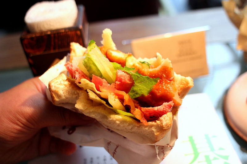 [基隆] 丸角咖啡～區域限定這裡才有-基隆甜不辣三明治！