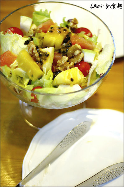 【桃園中壢】百年洋樓與現代感之下的衝突美《House+Cafe》