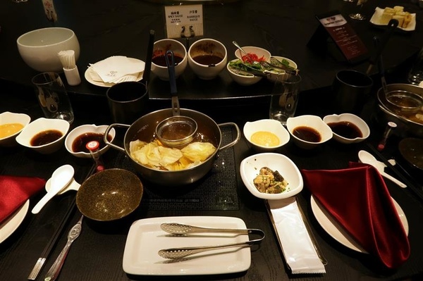 海峽會：11月美國牛肉火鍋季 內布拉斯加州極美牛火鍋饗宴 細緻油花輕涮肉汁噴發 吃美國牛正是時候~