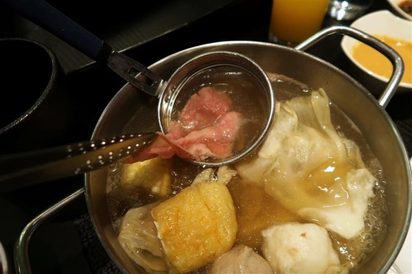 海峽會：11月美國牛肉火鍋季 內布拉斯加州極美牛火鍋饗宴 細緻油花輕涮肉汁噴發 吃美國牛正是時候~