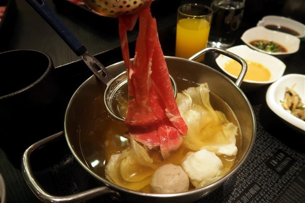 海峽會：11月美國牛肉火鍋季 內布拉斯加州極美牛火鍋饗宴 細緻油花輕涮肉汁噴發 吃美國牛正是時候~