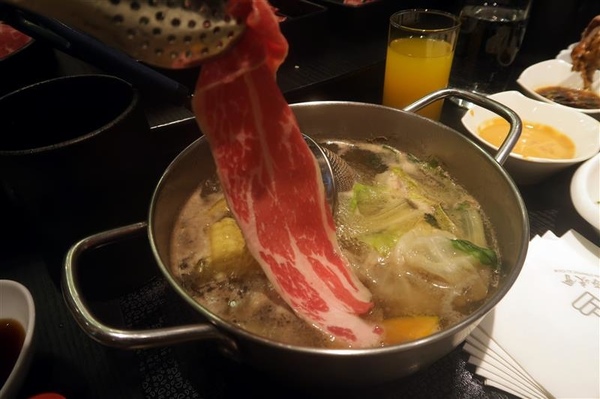 海峽會：11月美國牛肉火鍋季 內布拉斯加州極美牛火鍋饗宴 細緻油花輕涮肉汁噴發 吃美國牛正是時候~