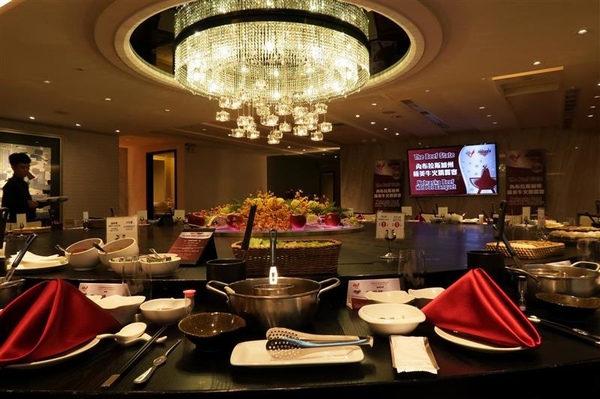 海峽會：11月美國牛肉火鍋季 內布拉斯加州極美牛火鍋饗宴 細緻油花輕涮肉汁噴發 吃美國牛正是時候~