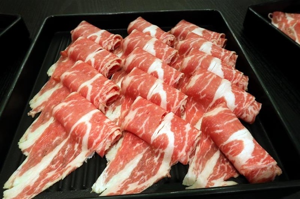 海峽會：11月美國牛肉火鍋季 內布拉斯加州極美牛火鍋饗宴 細緻油花輕涮肉汁噴發 吃美國牛正是時候~