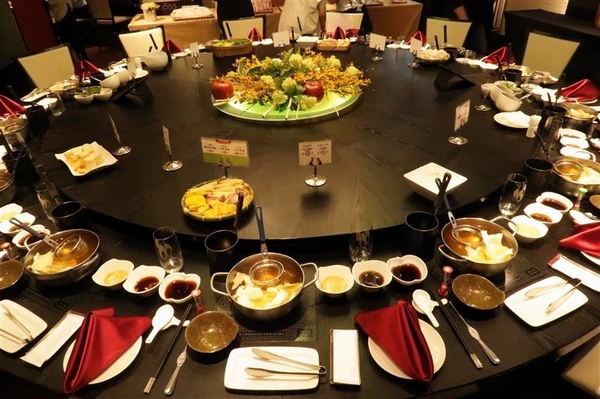 海峽會：11月美國牛肉火鍋季 內布拉斯加州極美牛火鍋饗宴 細緻油花輕涮肉汁噴發 吃美國牛正是時候~