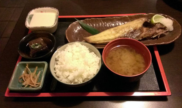 石牌商城  -- 孝居酒屋