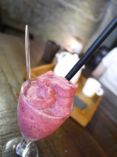 看書喝午茶~來這裡扮假文青的雅痞咖啡