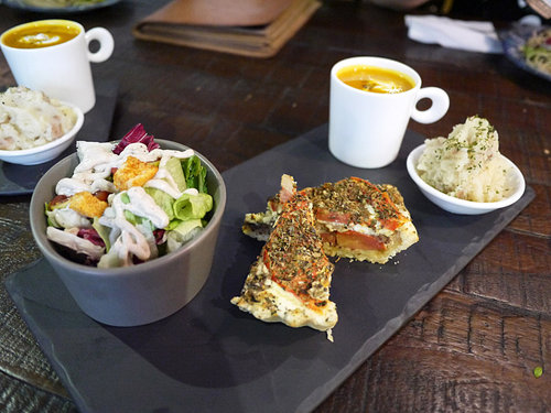 看書喝午茶~來這裡扮假文青的雅痞咖啡