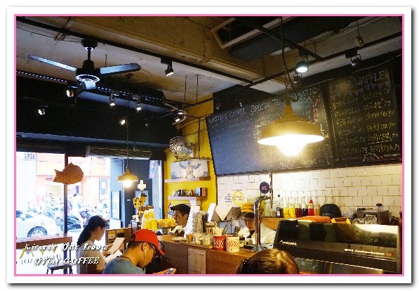 Oven Coffee 成都店:西門咖啡館/愛評體驗券.鬧區街角會面休息好去處──OVEN COFFEE成都店