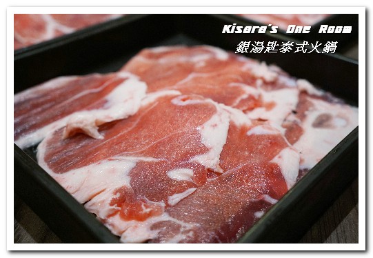 銀湯匙泰式火鍋(新竹巨城店):新竹泰式鍋物.高級安格斯牛與泰式鄉村龍眼鍋的相遇──銀湯匙泰式火鍋