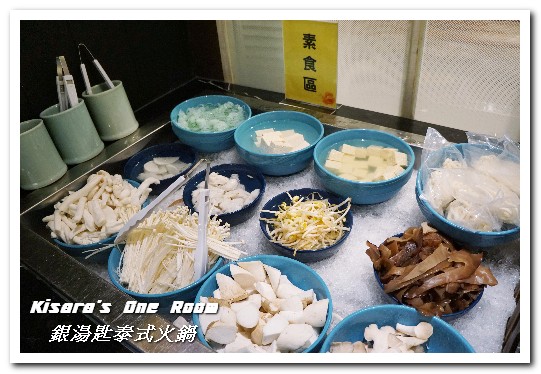 銀湯匙泰式火鍋(新竹巨城店):新竹泰式鍋物.高級安格斯牛與泰式鄉村龍眼鍋的相遇──銀湯匙泰式火鍋