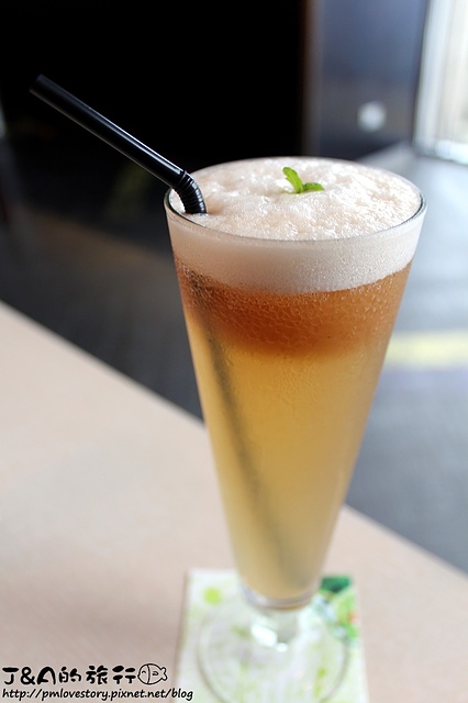 饗泰多泰式餐廳：【捷運忠孝復興】饗泰多 Siam More 泰式風格餐廳--每道泰式料理都令人意猶未盡!!東區聚餐時尚餐廳推薦!