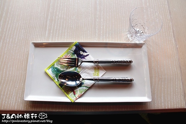 饗泰多泰式餐廳：【捷運忠孝復興】饗泰多 Siam More 泰式風格餐廳--每道泰式料理都令人意猶未盡!!東區聚餐時尚餐廳推薦!