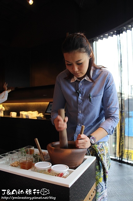 饗泰多泰式餐廳：【捷運忠孝復興】饗泰多 Siam More 泰式風格餐廳--每道泰式料理都令人意猶未盡!!東區聚餐時尚餐廳推薦!