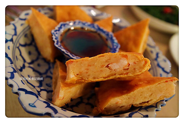 【台北美食】饗泰多 ~ 東區泰式料理❤️超厚實月亮蝦餅/打拋豬肉/清蒸檸檬魚 - 捷運忠孝復興站
