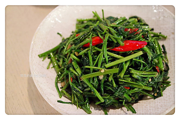 【台北美食】饗泰多 ~ 東區泰式料理❤️超厚實月亮蝦餅/打拋豬肉/清蒸檸檬魚 - 捷運忠孝復興站