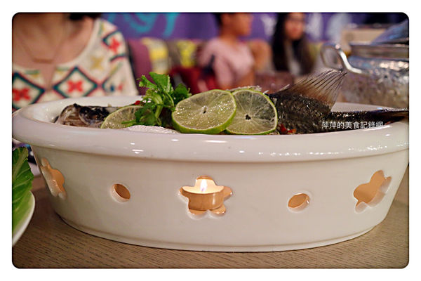 【台北美食】饗泰多 ~ 東區泰式料理❤️超厚實月亮蝦餅/打拋豬肉/清蒸檸檬魚 - 捷運忠孝復興站