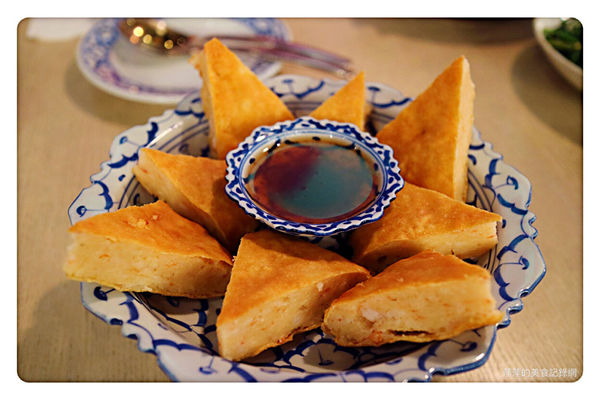 【台北美食】饗泰多 ~ 東區泰式料理❤️超厚實月亮蝦餅/打拋豬肉/清蒸檸檬魚 - 捷運忠孝復興站