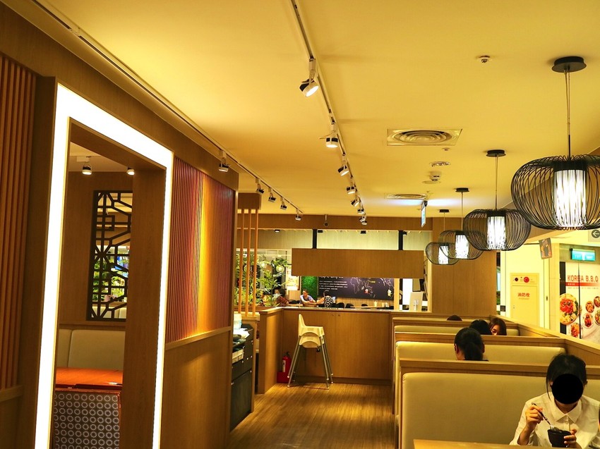 勝博殿-新光三越台南中山店：來自日本新宿的日式炸豬排，廣島江田島牡蠣鮮甜大顆