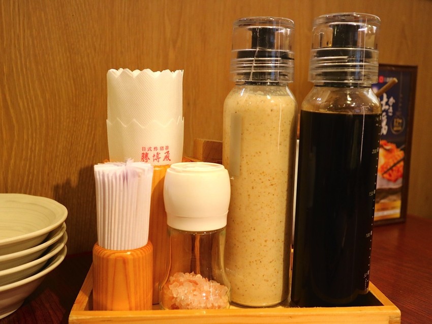 勝博殿-新光三越台南中山店：來自日本新宿的日式炸豬排，廣島江田島牡蠣鮮甜大顆