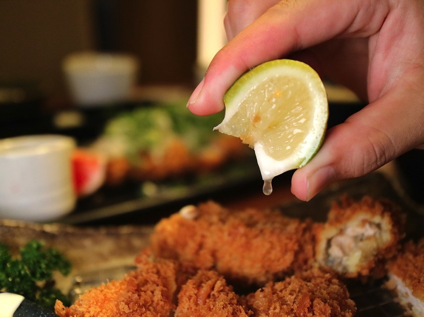 勝博殿-新光三越台南中山店：來自日本新宿的日式炸豬排，廣島江田島牡蠣鮮甜大顆