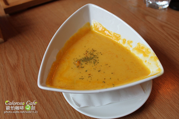 Caloroso Cafe - 歐怡咖啡二館：✪歐怡咖啡二館✪下午茶102/08/03＆午餐102/08/04~偶像劇「親愛的，我愛上別人了」場景拍拍走