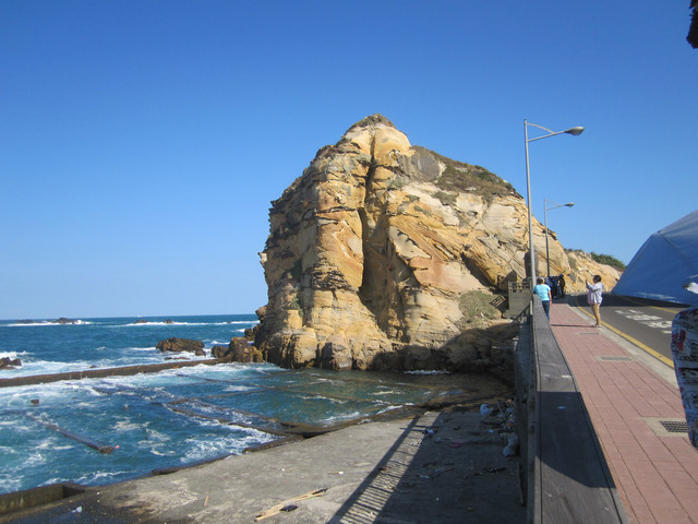 （萬里區）龜吼漁港吃蟹之遇見維納斯海岸線（下）～從龜吼步行到野柳