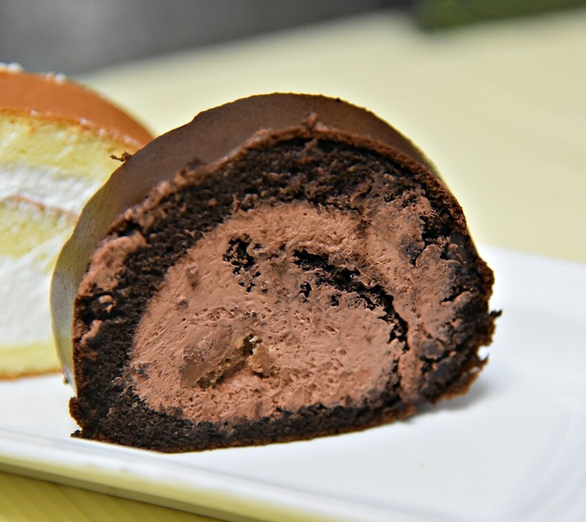 生日壽星好禮 ll 三月壽星限定 亞尼克 喬克魔粒生乳捲 ，買一送一，三月壽星千萬不要錯過喔 !