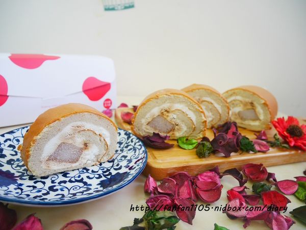 【團購美食】亞尼克 黑糖蕨餅生乳捲 柔軟Q彈 不甜不膩的美味 (9).JPG