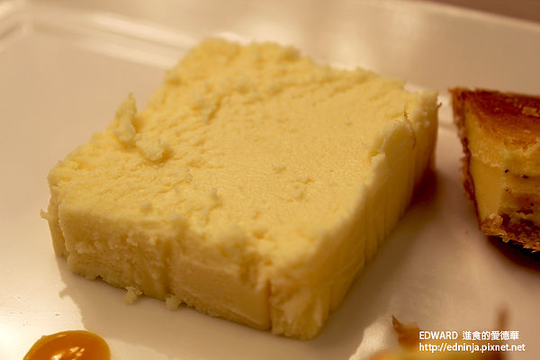 KONAYUKI 粉雪 北海道 Style Cafe：[邀約食記]台北中山 粉雪般的北海道夢幻甜點蛋糕 現在網路也買的到! 粉雪 Konayuki Hokkaido Style Cafe