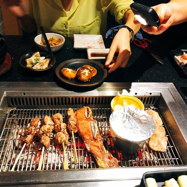 【台北西門町/吃到飽餐廳/壽星優惠/台北燒肉吃到飽/萬華區燒肉推薦】三朵花炭火燒肉鍋物,頂級食材燒肉+鍋