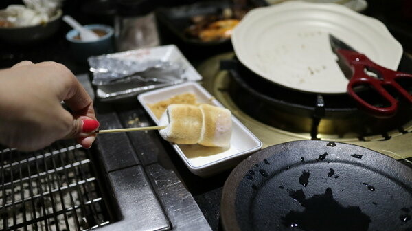【台北西門町/吃到飽餐廳/壽星優惠/台北燒肉吃到飽/萬華區燒肉推薦】三朵花炭火燒肉鍋物,頂級食材燒肉+鍋