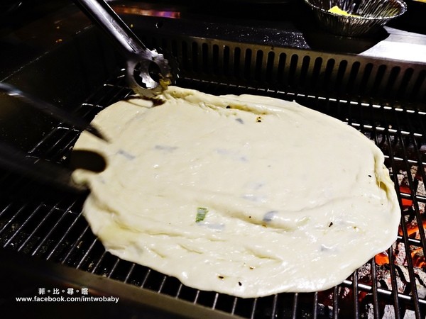 三朵花炭火燒肉．鍋物：【台北西門町】三朵花炭火燒肉．鍋物 玫瑰松阪豬、台塑牛小排、prime霸王牛、40公分深海大魷魚 極品御用享受頂級食材燒肉吃飽飽！壽星優惠/吃到飽餐廳推薦