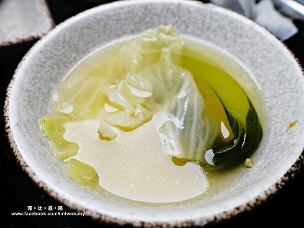 三朵花炭火燒肉．鍋物：【台北西門町】三朵花炭火燒肉．鍋物 玫瑰松阪豬、台塑牛小排、prime霸王牛、40公分深海大魷魚 極品御用享受頂級食材燒肉吃飽飽！壽星優惠/吃到飽餐廳推薦