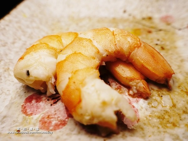 三朵花炭火燒肉．鍋物：【台北西門町】三朵花炭火燒肉．鍋物 玫瑰松阪豬、台塑牛小排、prime霸王牛、40公分深海大魷魚 極品御用享受頂級食材燒肉吃飽飽！壽星優惠/吃到飽餐廳推薦