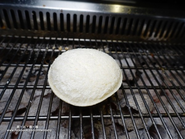 三朵花炭火燒肉．鍋物：【台北西門町】三朵花炭火燒肉．鍋物 玫瑰松阪豬、台塑牛小排、prime霸王牛、40公分深海大魷魚 極品御用享受頂級食材燒肉吃飽飽！壽星優惠/吃到飽餐廳推薦