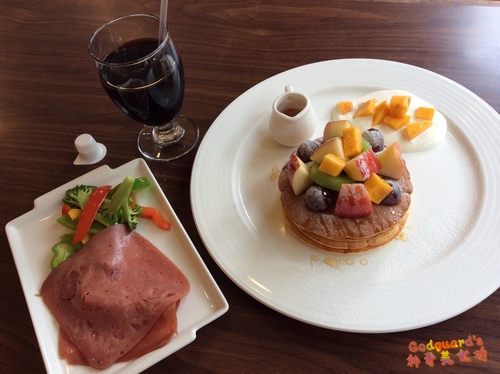 (私心推薦)[西區] 大推鬆餅超美味～可惜附餐好油膩～夏威夷風情滿滿的Hawaii51