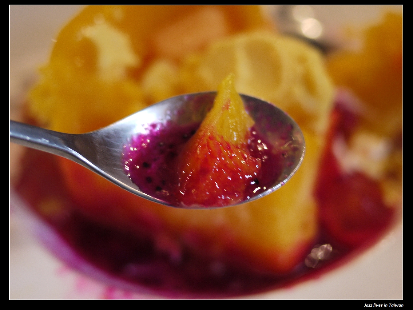 [第四信用合作社]沒有排隊領錢, 瘋狂台中人排隊吃冰...