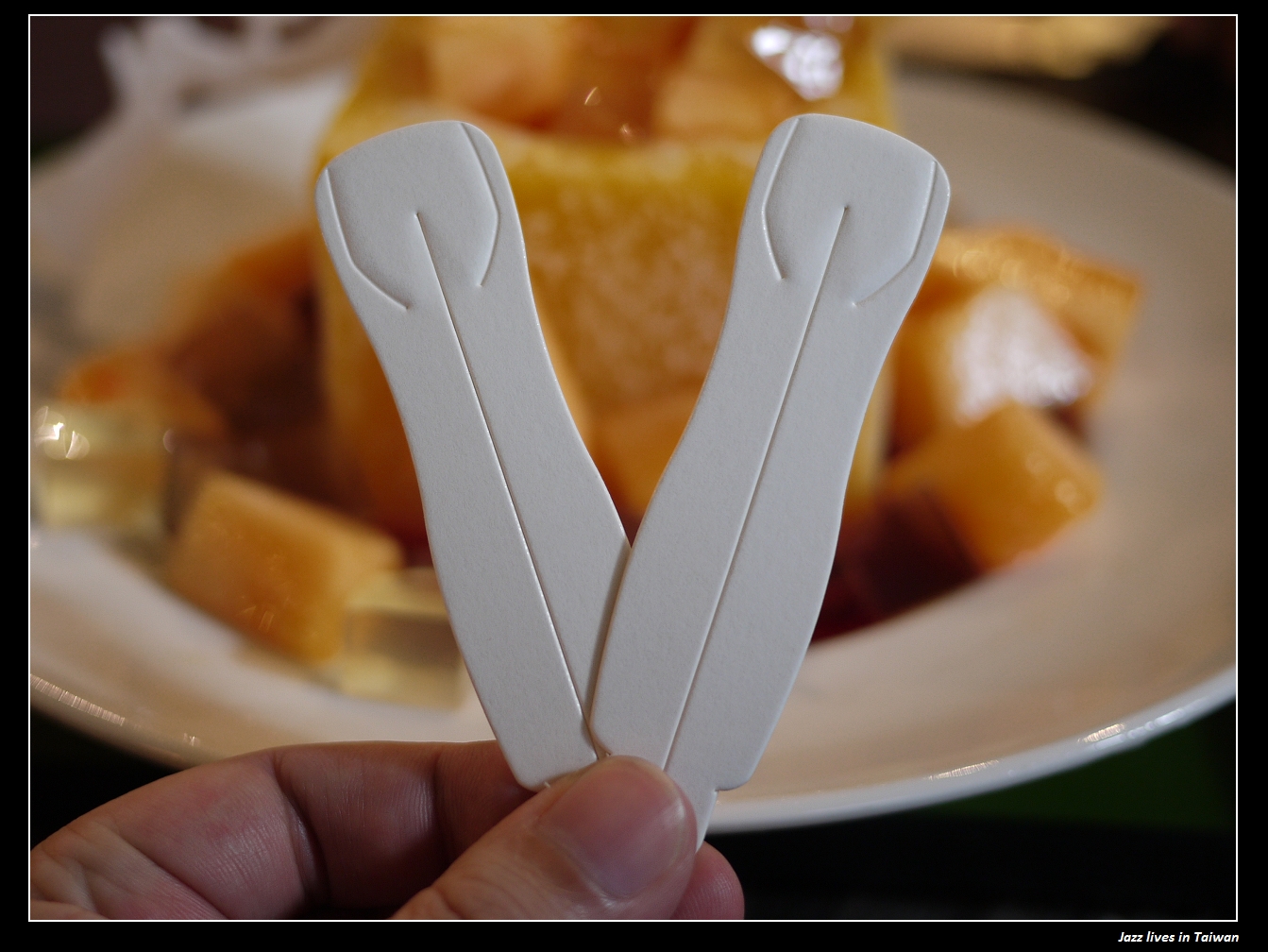 [第四信用合作社]沒有排隊領錢, 瘋狂台中人排隊吃冰...