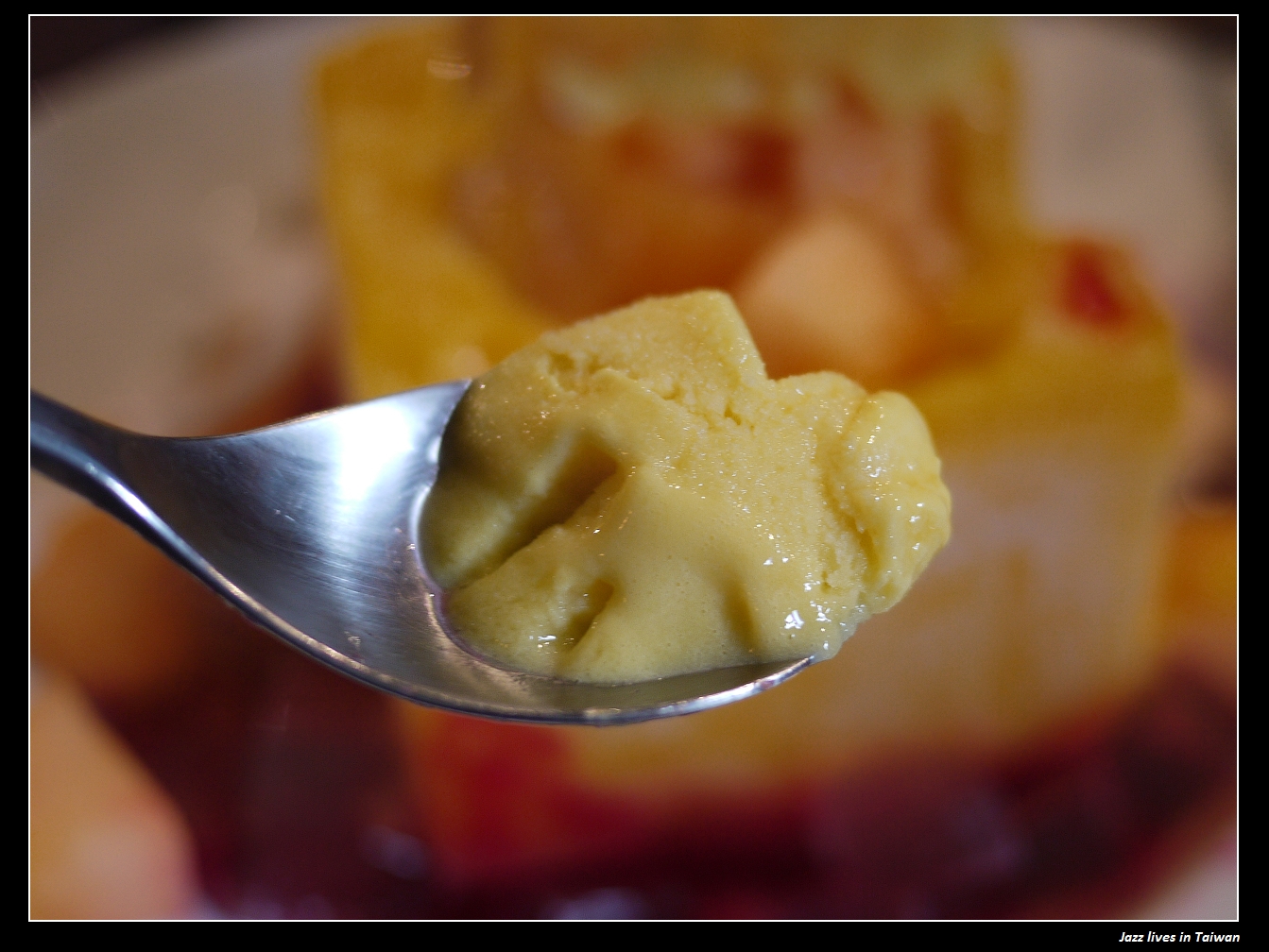 [第四信用合作社]沒有排隊領錢, 瘋狂台中人排隊吃冰...