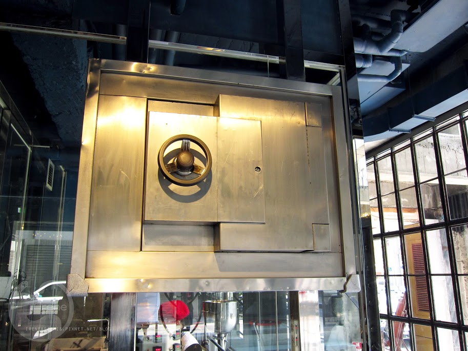 台中火車站 | 台中市第四信用合作社 (宮原眼科二店) ．老建築新價值 / 人氣冰店 / 拍照景點