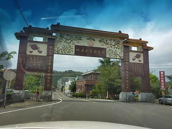 新竹峨眉歇心茶樓~與期間限定版浪漫油桐花相遇~獅山遊客中心~