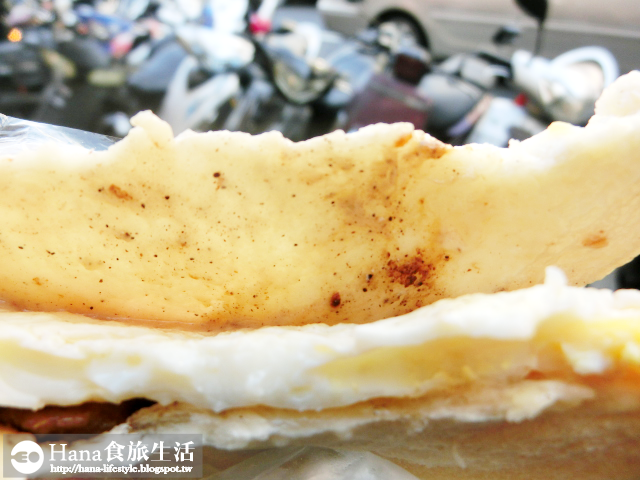 【台中西區】肉蛋土司 | 人氣排隊早餐店 肉片入味但稍嫌乾 價位偏高 吃過一次即可