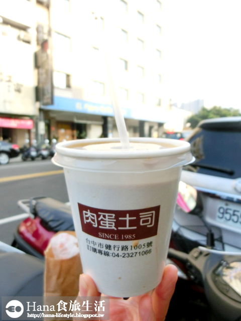 【台中西區】肉蛋土司 | 人氣排隊早餐店 肉片入味但稍嫌乾 價位偏高 吃過一次即可