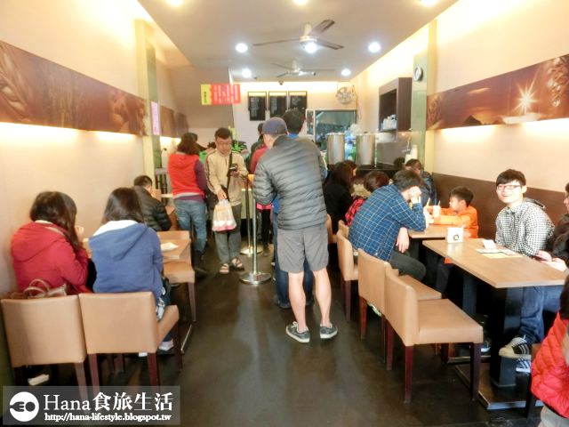 【台中西區】肉蛋土司 | 人氣排隊早餐店 肉片入味但稍嫌乾 價位偏高 吃過一次即可
