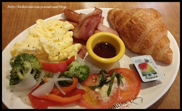 『呷』「捷運行天宮站」☆ 雷蒙叔叔美式餐廳 ☆ 美式餐廳也有早午餐可選