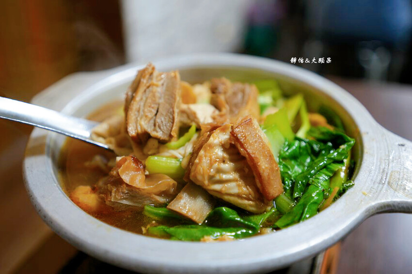 小喬新疆羊肉串，香辣過癮大盤雞、紅燒羊肉湯，板橋江子翠美食!