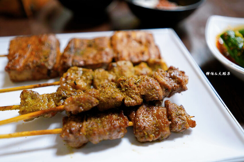 小喬新疆羊肉串，香辣過癮大盤雞、紅燒羊肉湯，板橋江子翠美食!